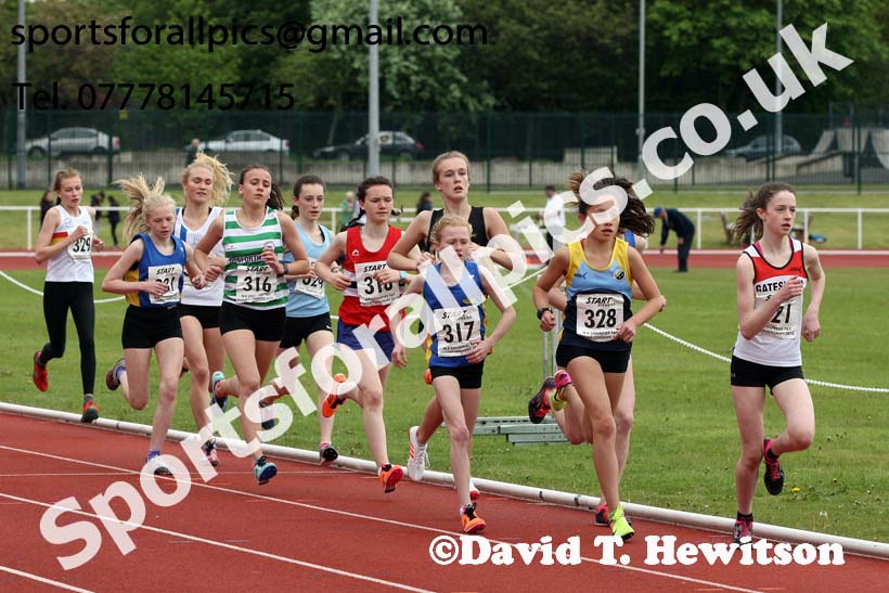 Girls under-15s 1500 metres, North Eastern Track and Fields Champs., Middlesbrough. Photo: David T. Hewitson/Sports for All Pics